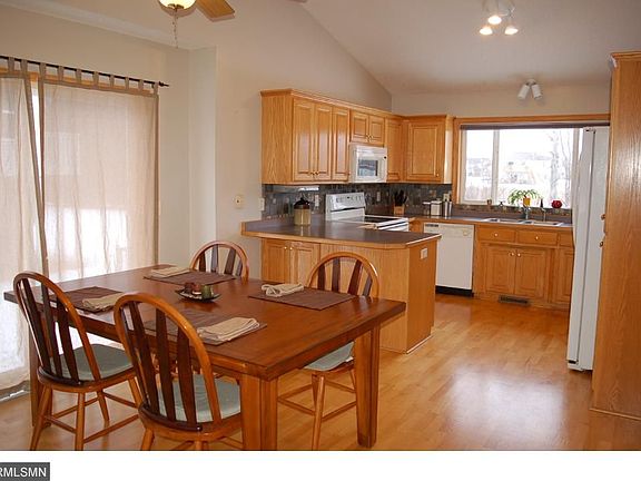 4th image of 38438 Hillshire Ave