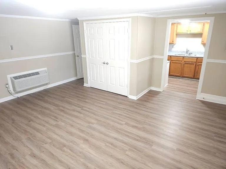 714B E Bell St — Photo 8
