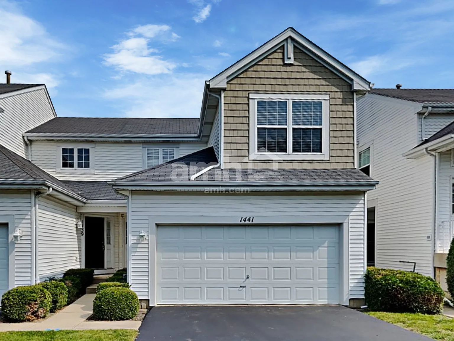 2 bed, 1.5 bath, 1270 sqft, $2,415 — Photo 1