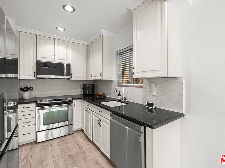 5651 Windsor Way #101 — Photo 6