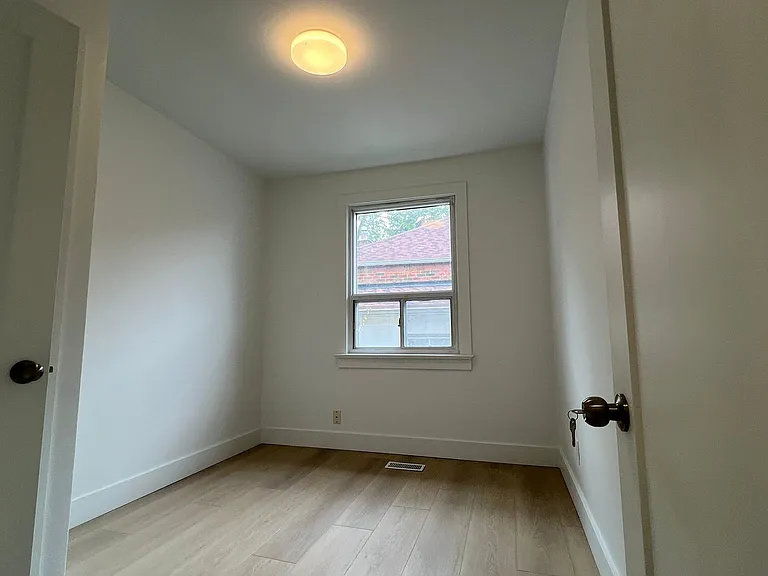 979 Danforth Rd — Photo 13