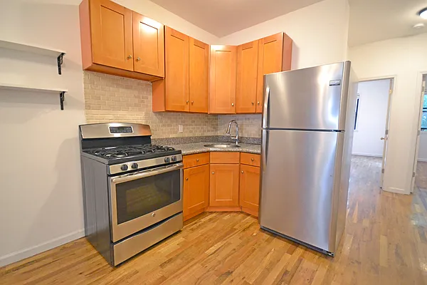 Rented by Bold New York | media 27