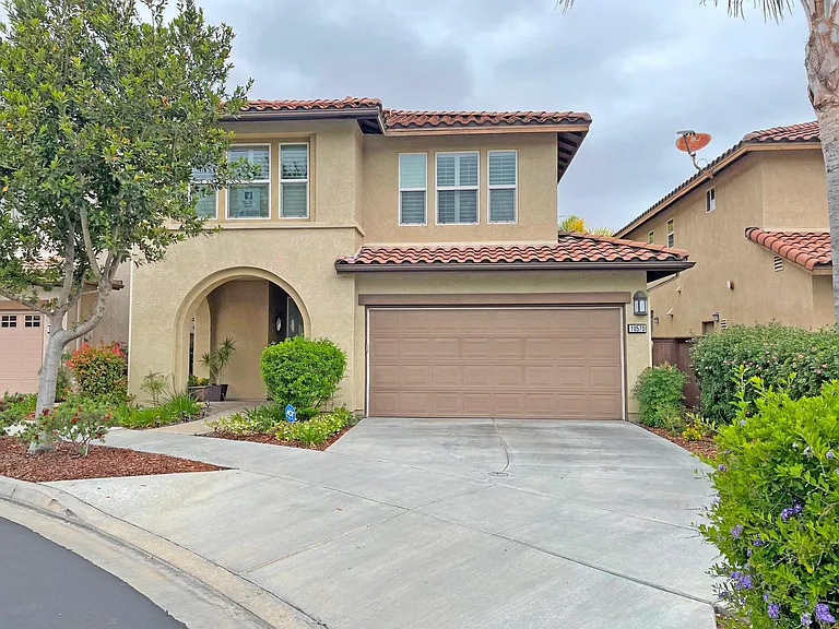 10570 Hollingsworth Way — Photo 1