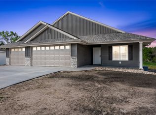 2043 Osage Ct, Marion, IA 52302