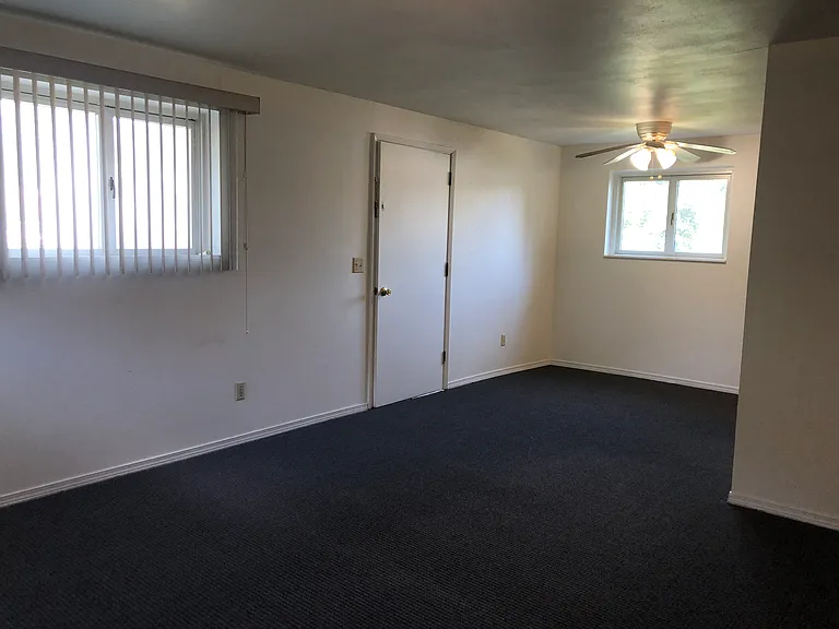 331 NW Cleveland St — Photo 10