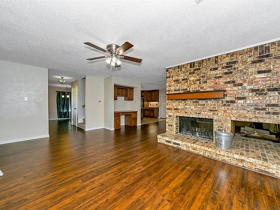 3rd image of 766 Holly Oak Dr