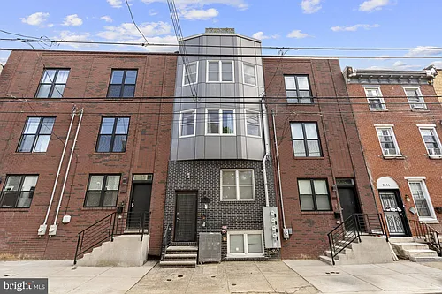 2142 W Master St #B Photo 1