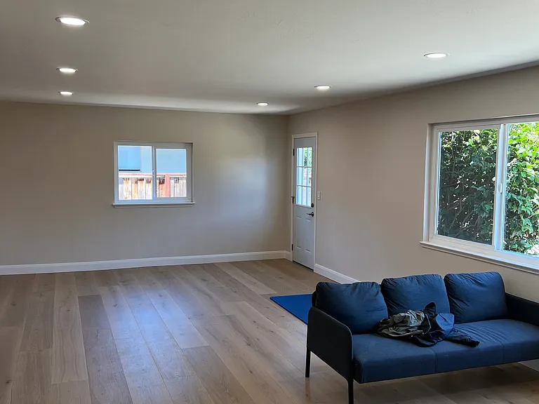 1333 Ridgeley Dr — Photo 3