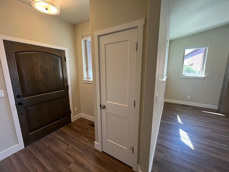 63136 NW Via Cambria — Photo 2