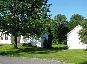 2nd image of 32 North St #32