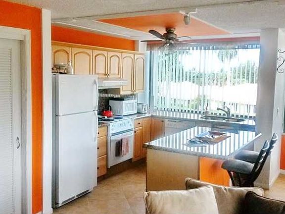 5th image of 1500 Presidential Way APT 303