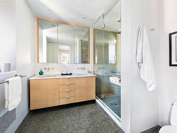 4th image of 270 W End Ave #12-E