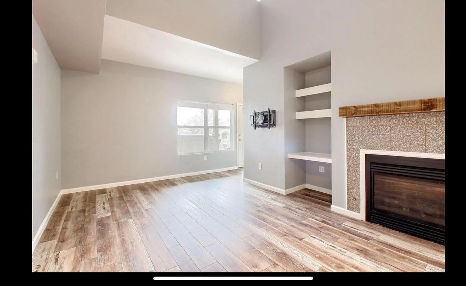 2 bed, 1060 sqft, $1,765 — Photo 3