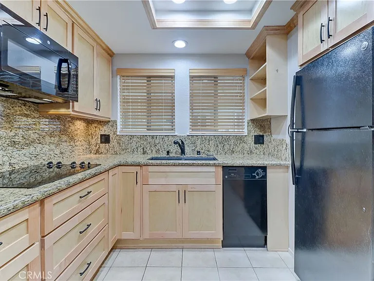661 Avenida Sevilla #B — Photo 17