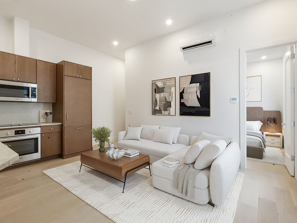1st image of 149 2nd Ave APT 3