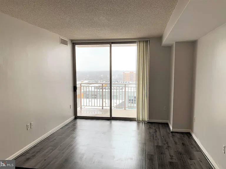 2726 Gallows Rd #1011 — Photo 6