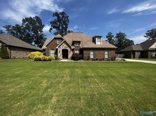 305 Ferncrest St SW, Hartselle, AL 35640