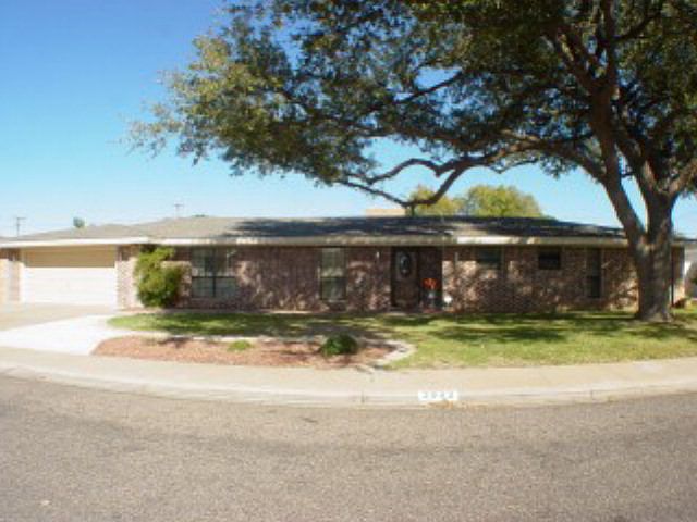 1st image of 2902 Windsor Dr