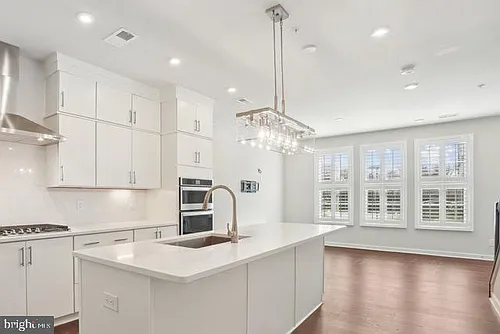 7528 Sawyer Farm Way Photo 1