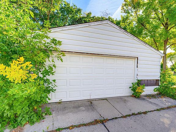 27th image of 8400 W Auer AVENUE