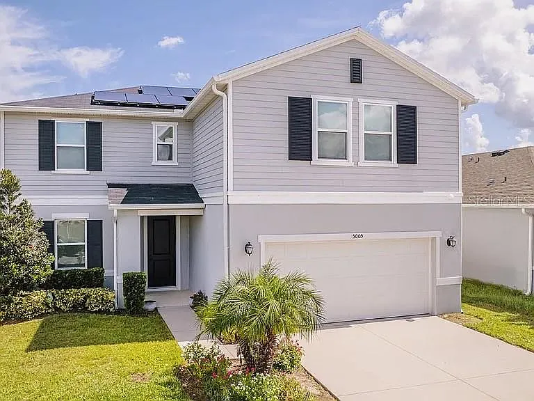 5 bed, 2.5 bath, 2575 sqft, $3,200 — Photo 1