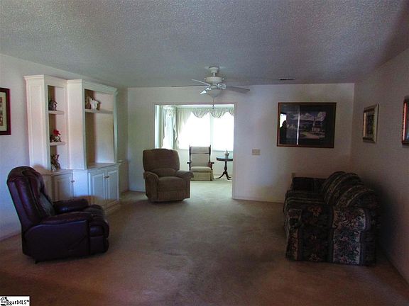 5th image of 108 N Woodgreen Way