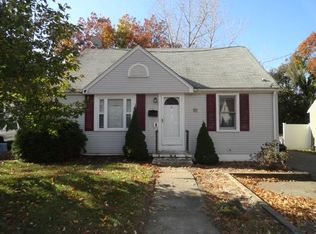 105 Gould Ave, Warwick, RI 02888