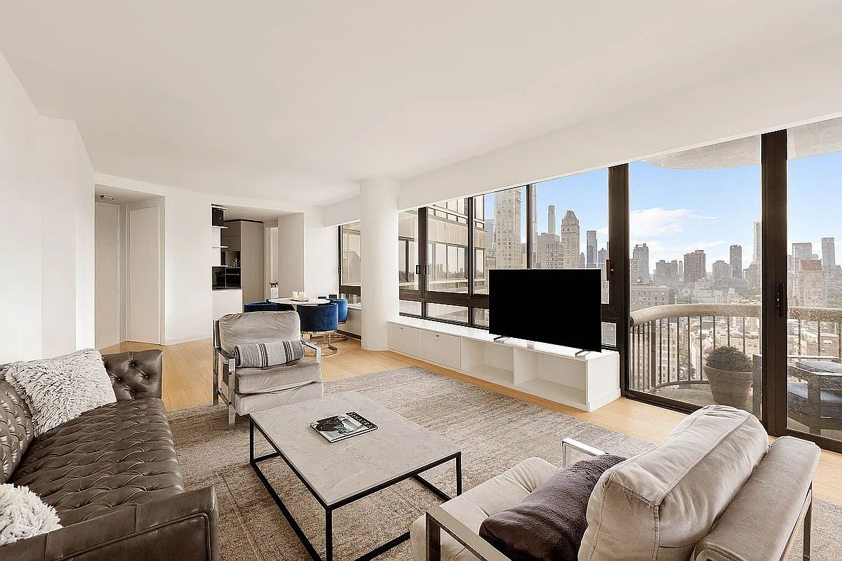 167 E 61st St APT 27D photo 1