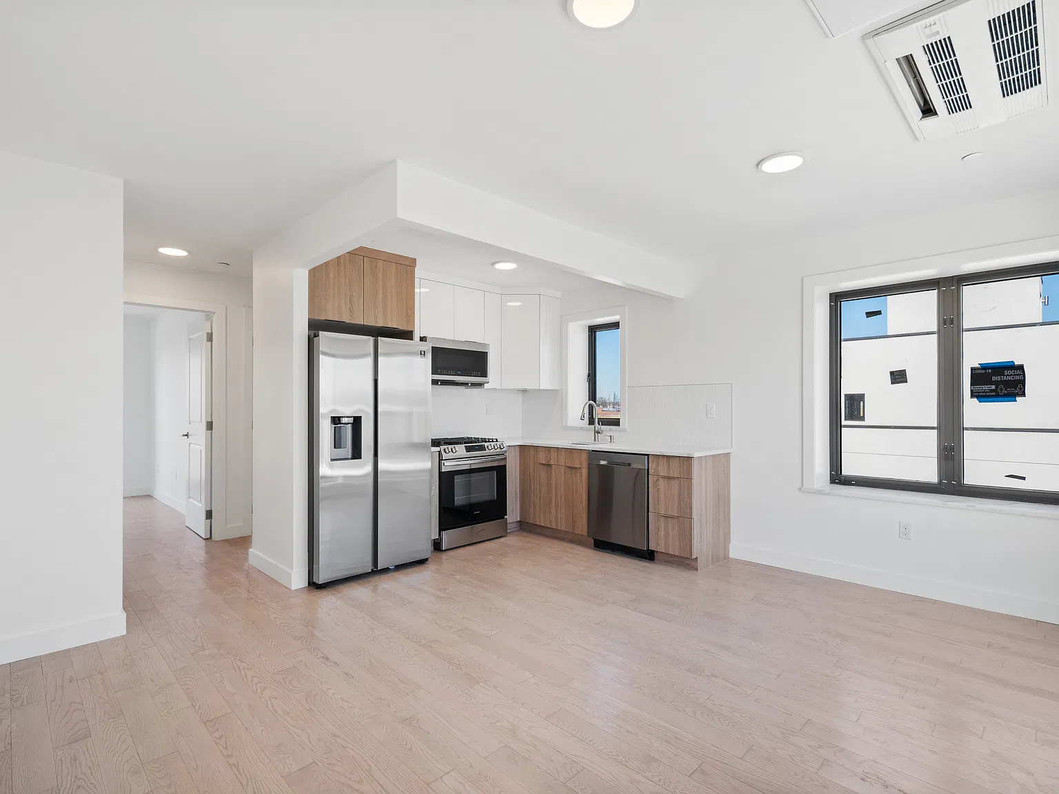 2 bed, 677 sqft, $2,950 — Photo 1