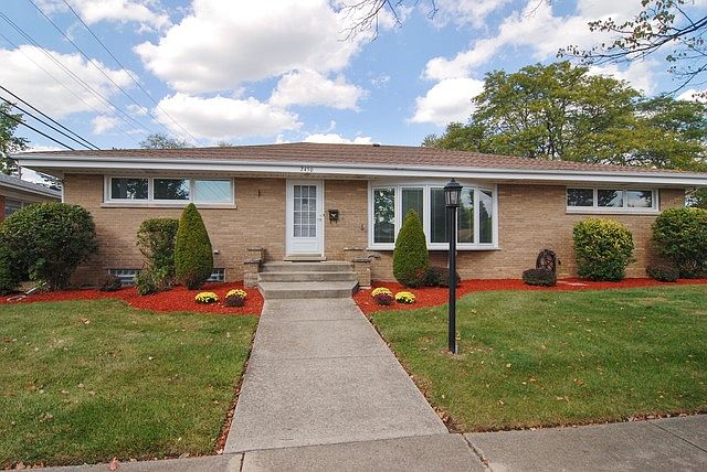 1st image of 2450 Sunnyside Ave