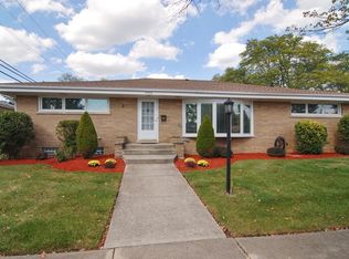 2450 Sunnyside Ave, Westchester, IL
