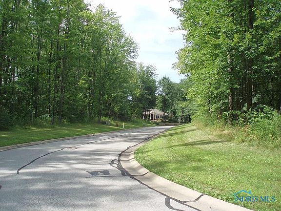 4th image of 3 Deer Run Dr