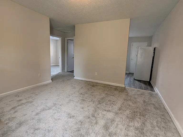 4322 15th Ave #7 — Photo 3