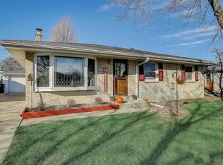 3500 Buckingham Rd, Sturtevant, WI 53177