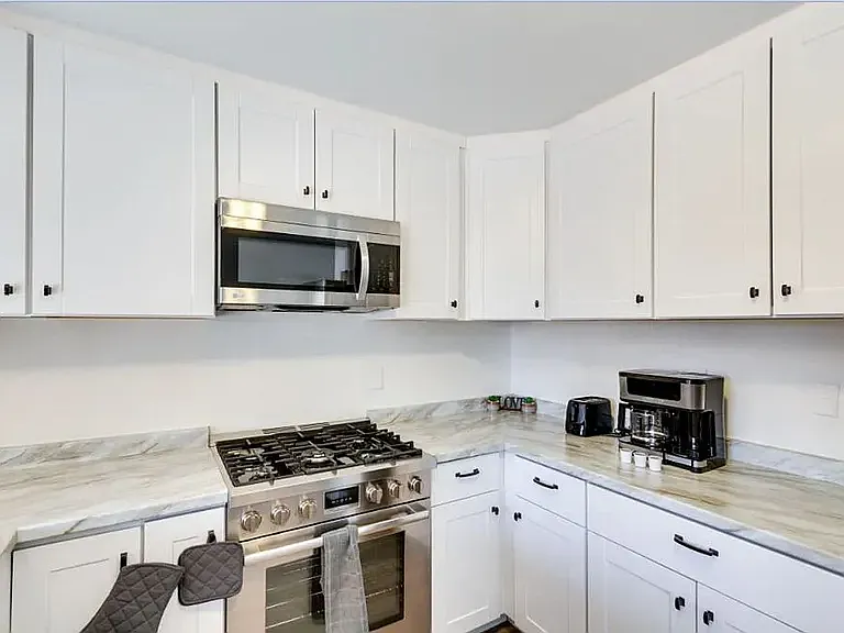 4 bed, 1786 sqft, $3,495 — Photo 2