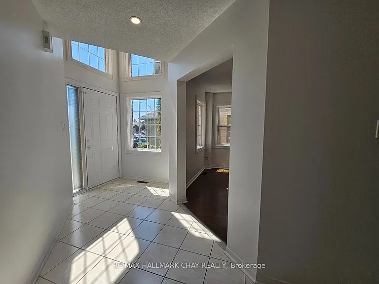 219 Wessenger Dr — Photo 3