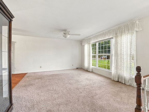 4th image of 312 Earl Ave