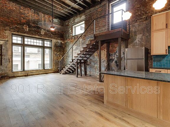3rd image of 124 Monroe Ave #201