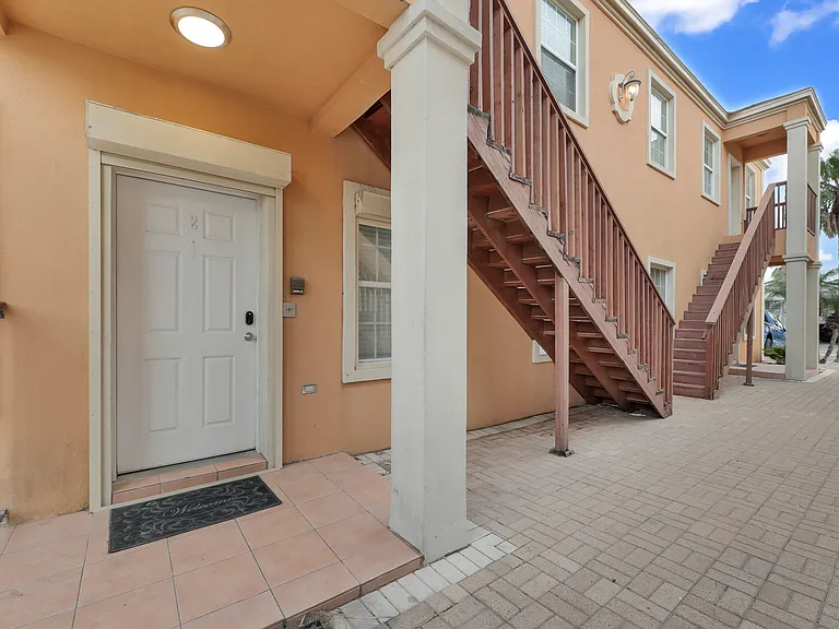 102 E Capricorn Dr #B2 — Photo 14