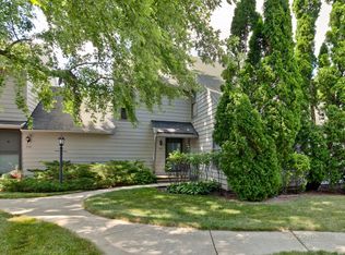 740 Chandler Rd, Gurnee, IL 60031