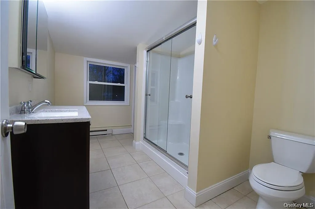 2 bed, 1.0 bath, 1000 sqft, $1,895 — Photo 3