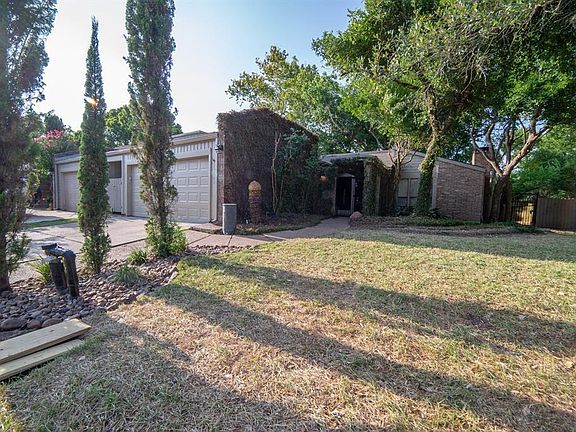 Corner unit featuring its own side yard