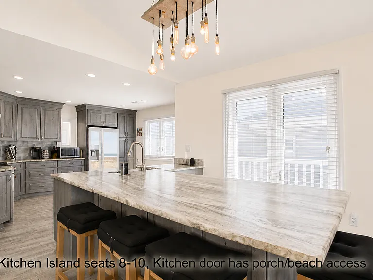 2319 Beach Castle Ln — Photo 6