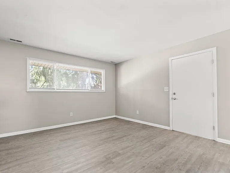 1549 Oakland Park Ave — Photo 10