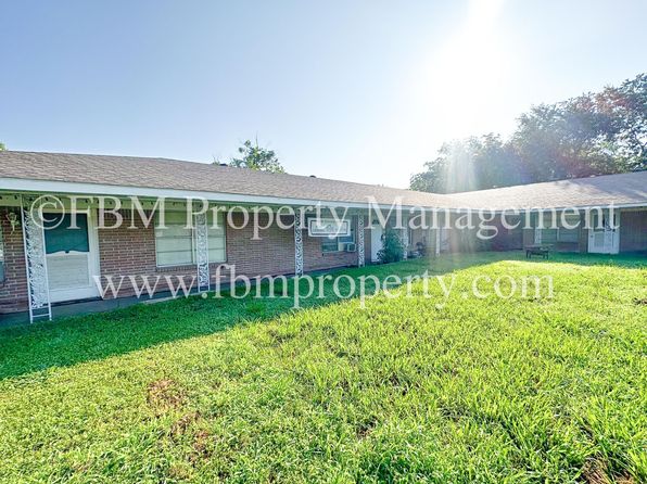 300 E San Saba St #4