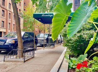 328 E 43rd St #1002, New York, NY 10017