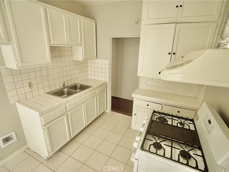 1336 Elm St #2 — Photo 14
