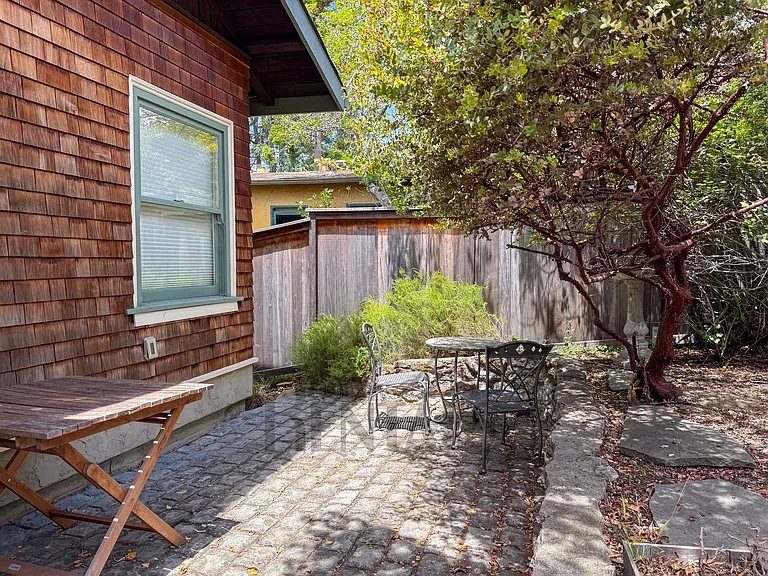 1187 Arch St — Photo 19