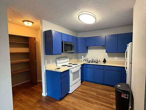 3rd image of 1600 Washington Dr APT 1