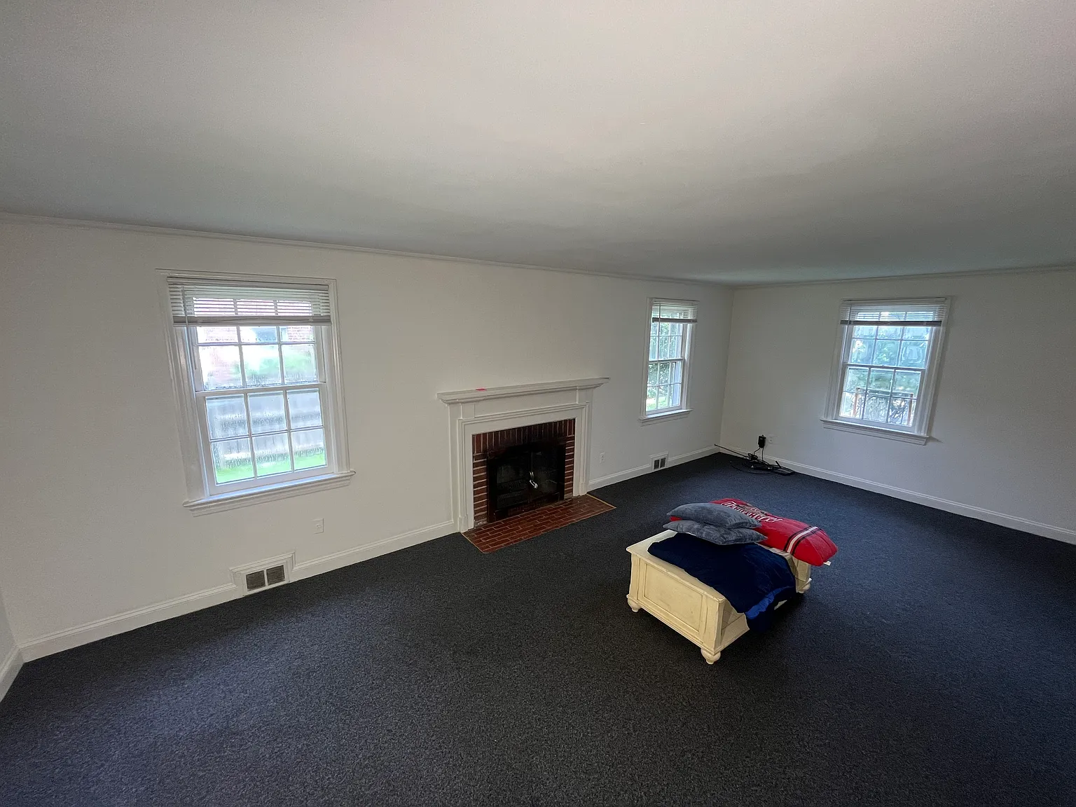 5 bed, 2.5 bath, 1262 sqft, $5,600 — Photo 3